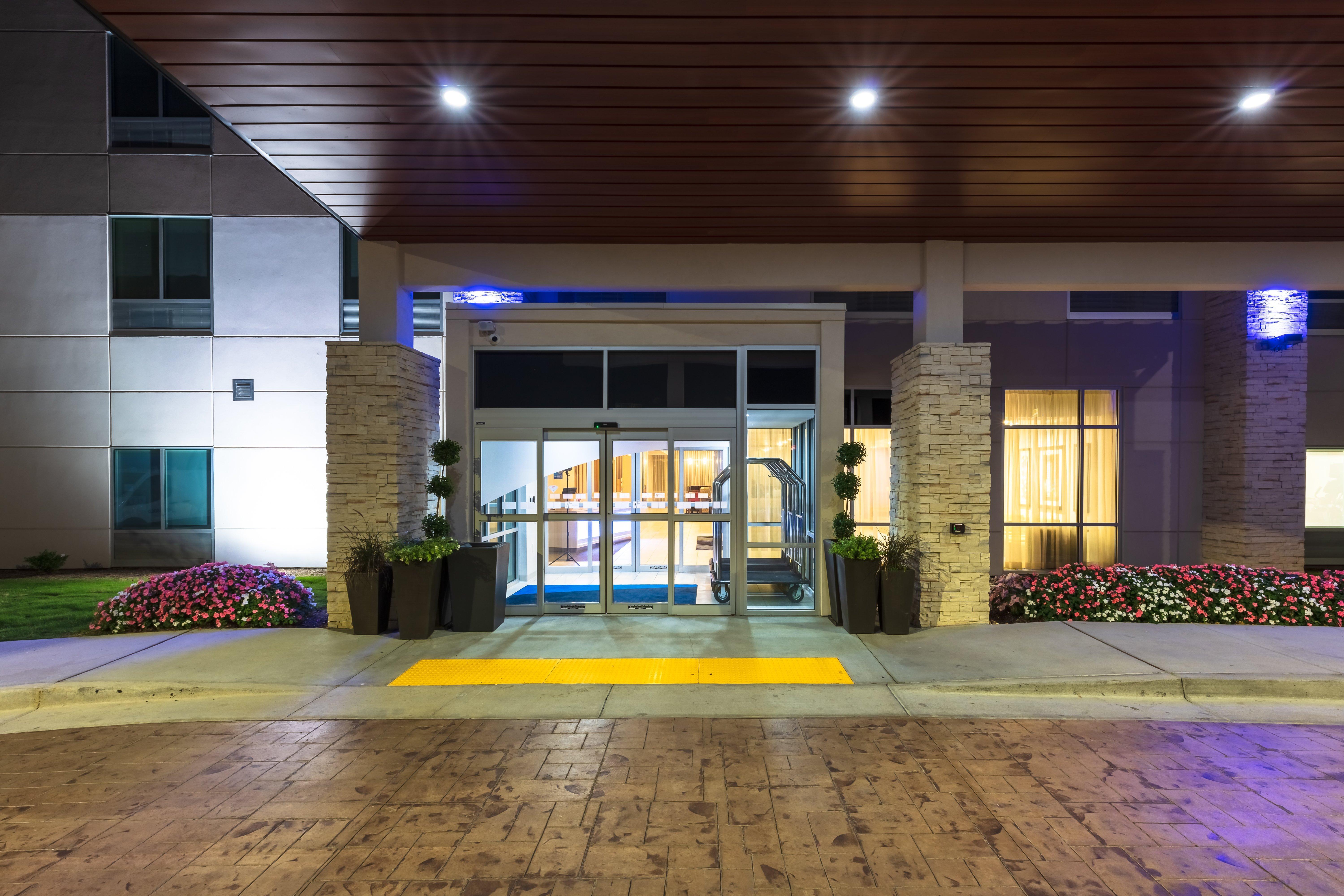 Holiday Inn Express Calhoun South By Ihg Екстериор снимка
