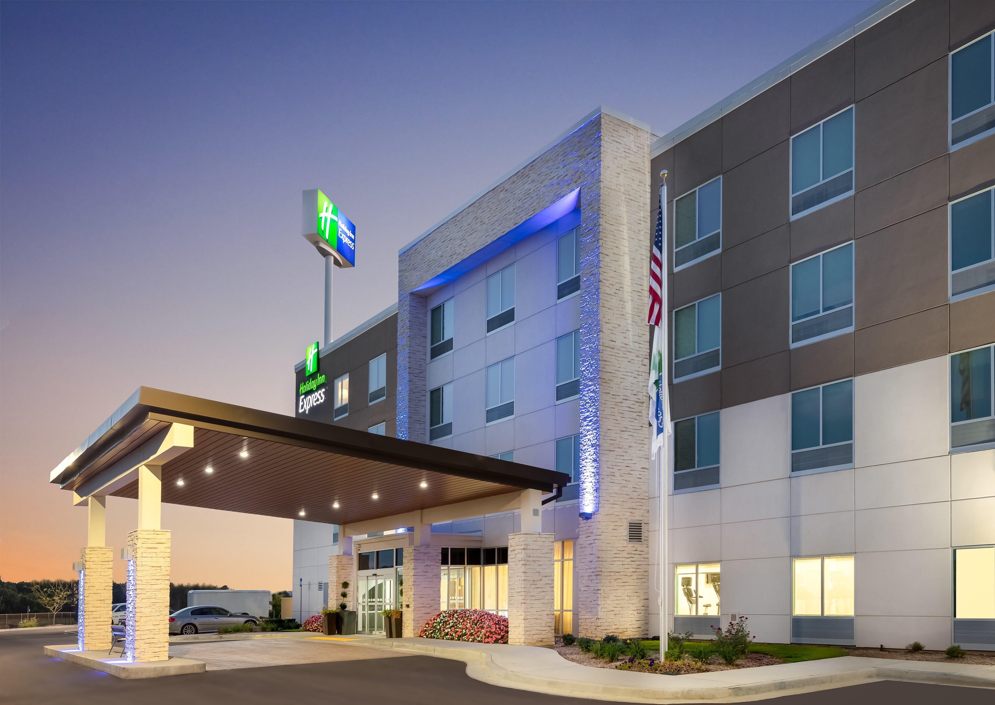 Holiday Inn Express Calhoun South By Ihg Екстериор снимка